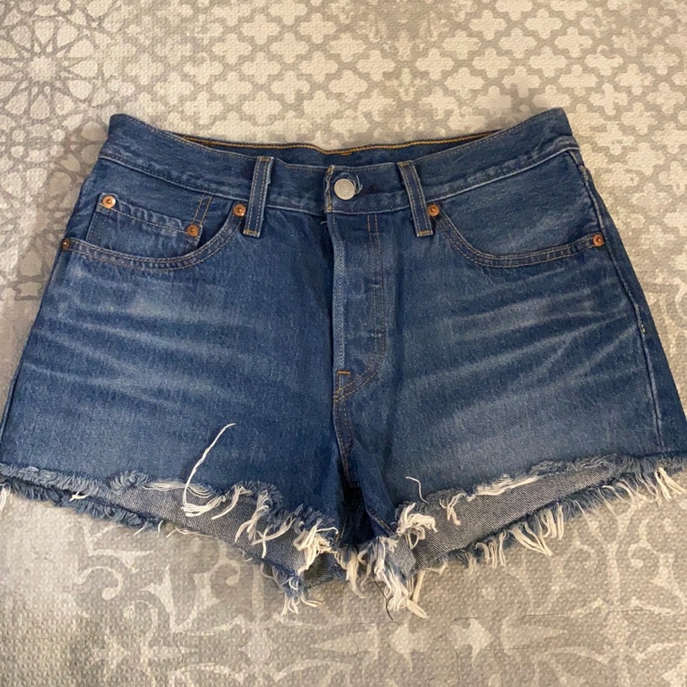 LEVI’S 501 JEAN SHORTS